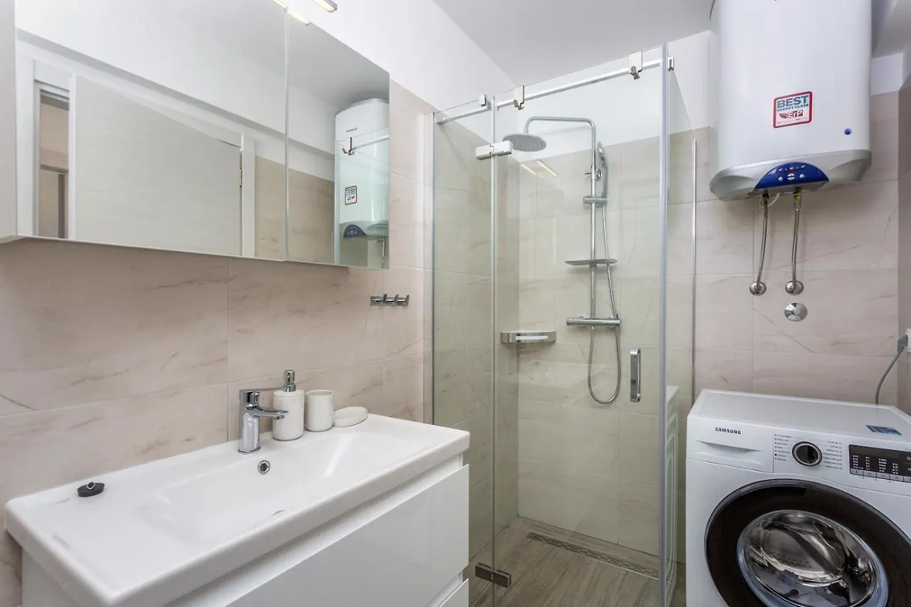 Kvarner Bay 4* - Apartments 1 & 3 0*, Rijeka